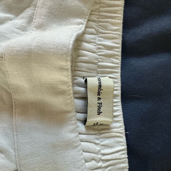 Abercrombie & Fitch Linen-Blend Pull-On Shorts - Picture 3 of 5